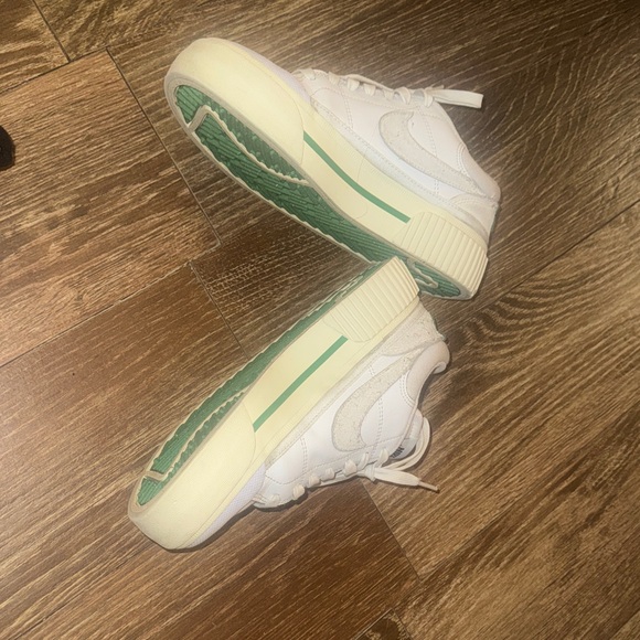 Nike Court Vision Court Legacy Lift Womens Sneakers - Picture 2 of 5